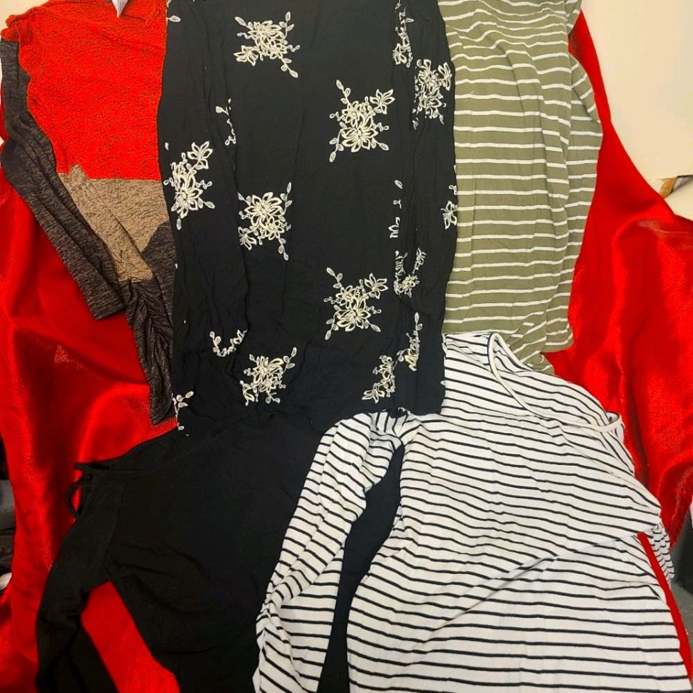 Maternity bundle tops